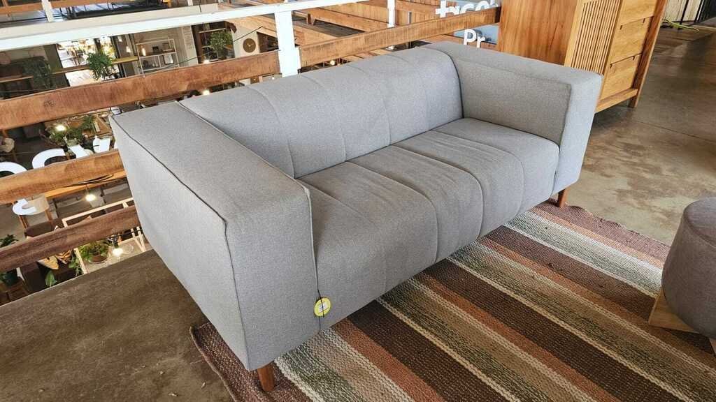 Sofa Alonzo 190 base madeira